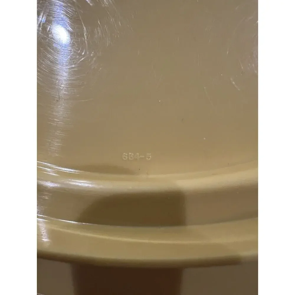 Vintage‎ Tupperware Cake Taker Round 684-5 Harvest Gold Carrier Design On Top